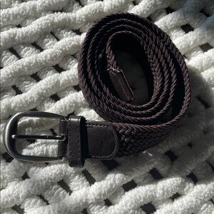 Men's Brown woven Silvertone buckle,Belt. 2 1/2 width, 42 in. Vintage Like new